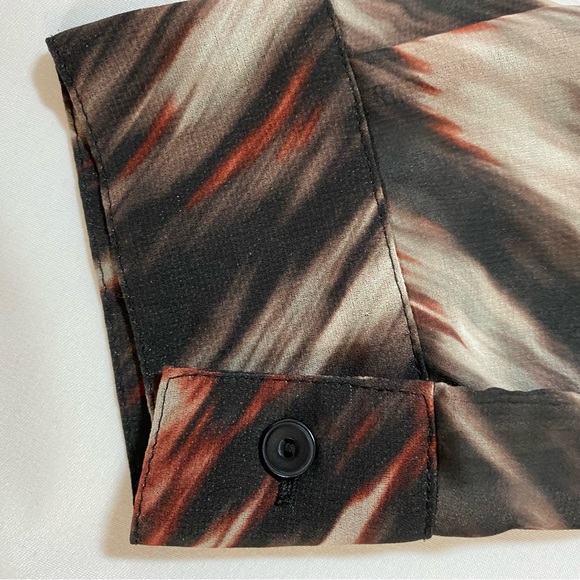 Cool abstract print blouse in browns, red and black by Hinge - Picture 7 of 11